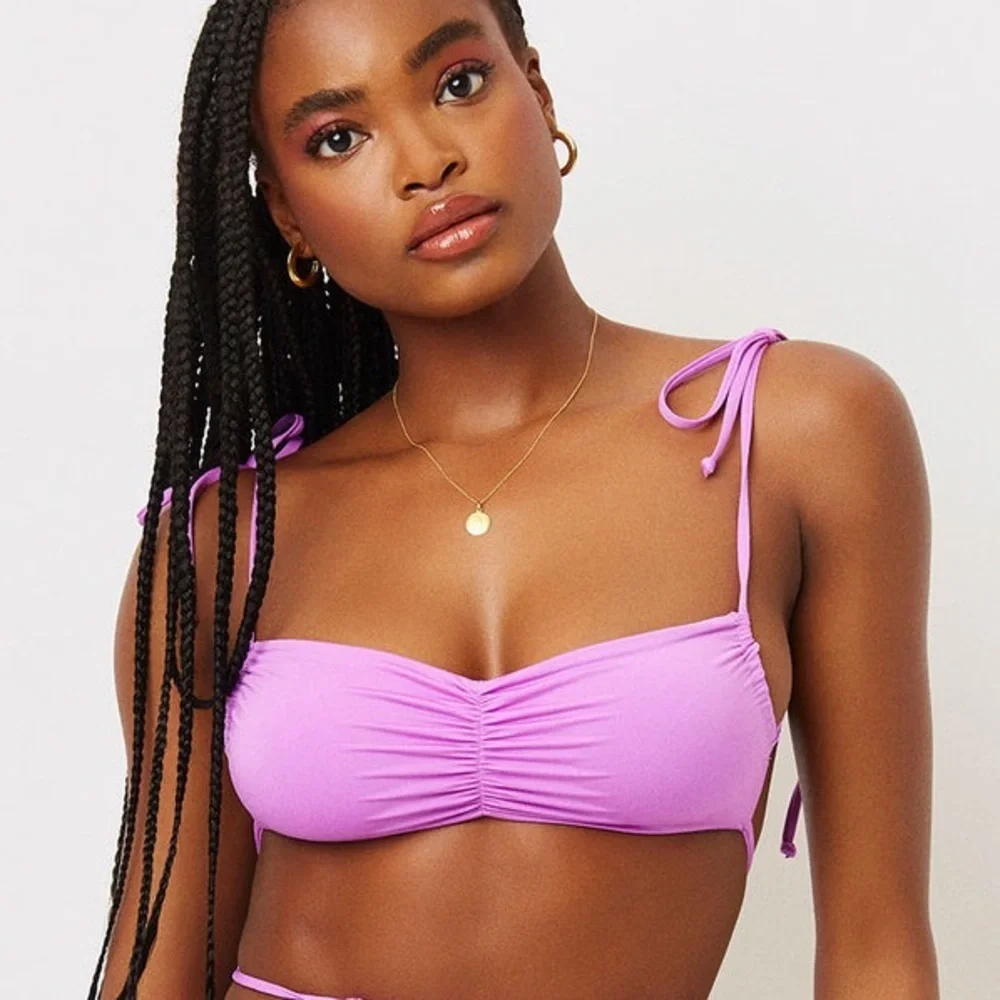 Frankie’s Bikinis “Foxy” Strappy Bandeau Bikini Top in Passionfruit. Size S